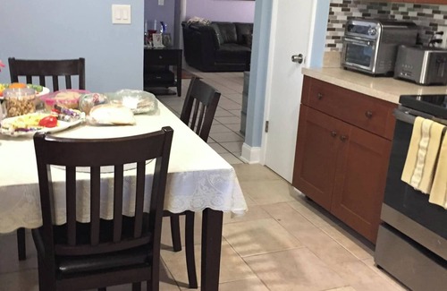 Port Saint Lucie House | Quiet Your Mind and Relax with Family-Friendly Near Beaches and Simply Beautiful