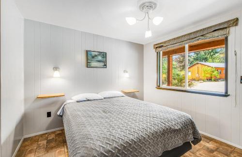 Quilcene House | Quilcene Lodge at Mount Walker Inn