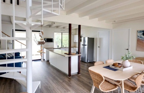 Quindalup Cottage | Quindy Beach Cottage – Steps to the Bay