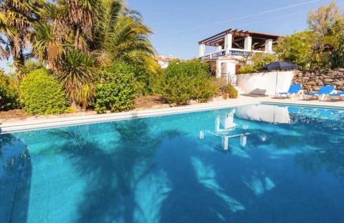 Farta Vacas Apartment | Quinta das Achadas - Bouganvillea