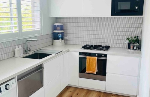 Elwood Apartment | Quintessential Beachside Apartment