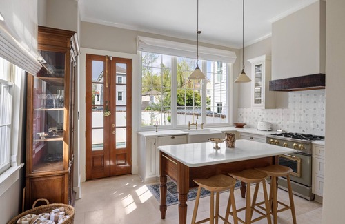 Downtown Charleston House | Quintessential Charleston experience at this luxurious 2-bedroom, 2.5-bath
