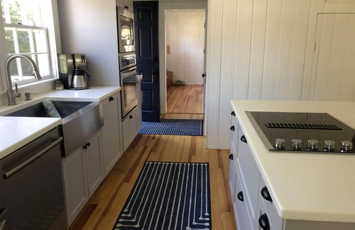 Kennebunkport Cottage | Quintessential Goose Rocks Beach Cottage in Prime Location