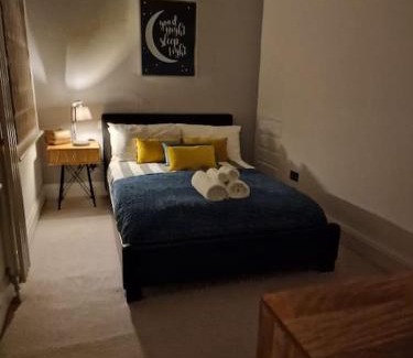 Brondesbury Park Apartment | Quintessentially 'London' flat