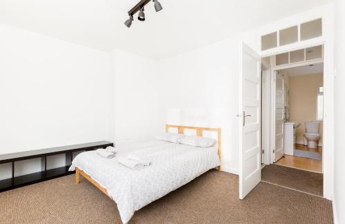 Cradley House | Quinton Essentials