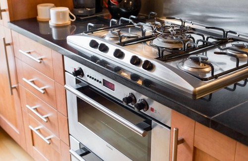 Old Town Apartment | Quirky 1 Bedroom Apartment next to Holyrood Palace