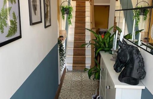 Milford Haven House | Quirky 3 Bedroom house with great views