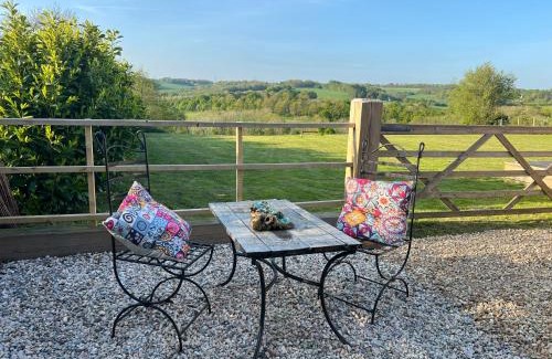St Leonards-On-Sea Apartment | Quirky Barn Conversion Crowhurst Battle