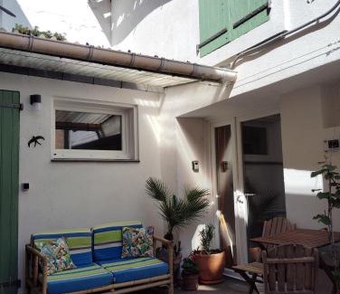 Badens House | Quirky property close to Carcassonne ideal for couples & cyclists & OFFERS