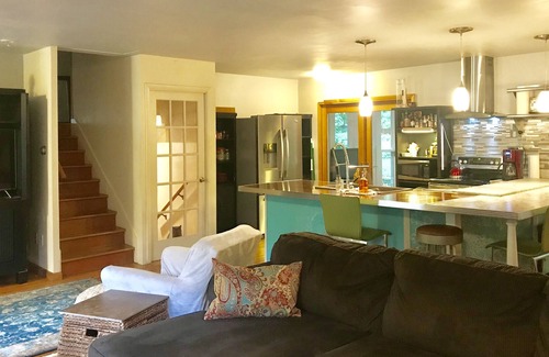 Park Forest Village House | Quite 3 bedroom 1 bath home