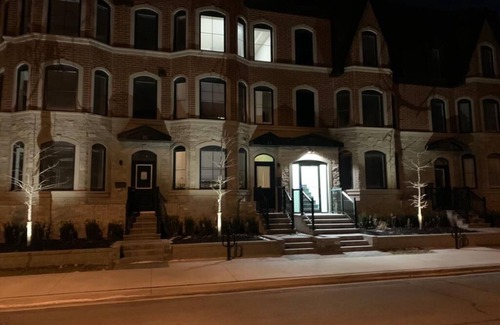 The Danforth Apartment | Quite and clean spot at the heart of Greek Town