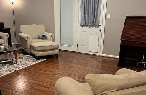 Knoxville House | Quite cul-da-sac home with amazing master!