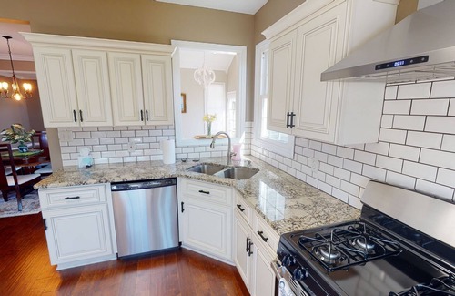 Hendron House | Quite neighborhood close to golf course