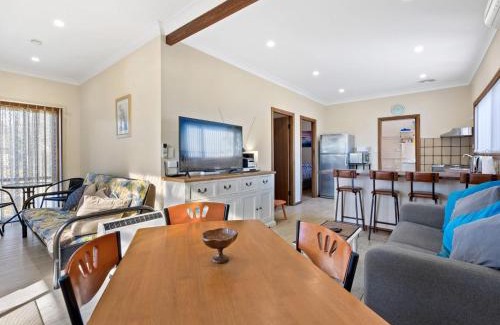 Narooma Apartment | Quota Cabin