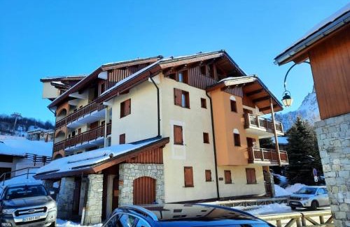 Saint-Martin-de-Belleville Apartment | Résidence Balcons De Tougnette - Logement lumineux pour 6 à 50m du télécabine de St Martin MAE-4774
