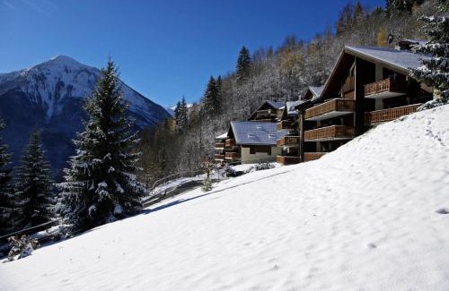 Champagny-en-Vanoise Apartment | Résidence BruyÈres - Les Hauts De Planchamp - Studio pour 3 Personnes MAE-3349