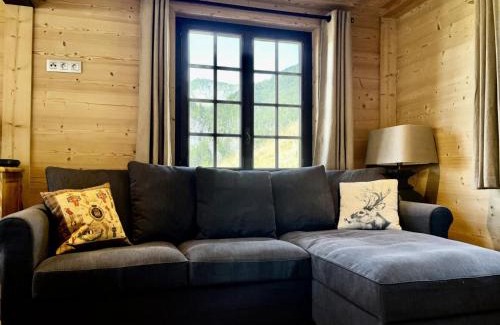 Flumet Ski Chalet | Résidence Chez Simone - Chalet Simone avec vue sur un village typique du Val d'Arly MAE-6374