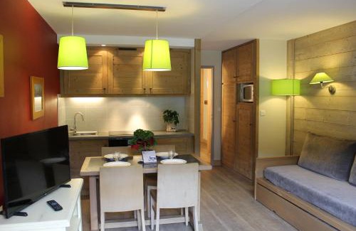 La Perriere Apartment | Résidence Christiana 406 Clés Blanches Courchevel