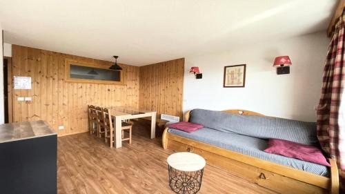 Puy-Saint-Vincent Apartment | Résidence Dame Blanche - DBA216 - APPT 1 CHAMBRE + CABINE - BALCON - 6 PERSONNES - Secteur 1800 MAE-7524
