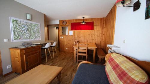 Puy-Saint-Vincent Apartment | Résidence Dame Blanche - DBA121 - APPT 1 CHAMBRE + CABINE - BALCON - 6 PERSONNES - Secteur 1800 MAE-2384