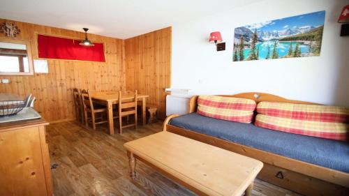 Puy-Saint-Vincent Apartment | Résidence Dame Blanche - DBA121 - APPT 1 CHAMBRE + CABINE - BALCON - 6 PERSONNES - Secteur 1800 MAE-2384