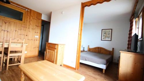 Puy-Saint-Vincent Apartment | Résidence Dame Blanche - DBA210 - APPT 1 CHAMBRE + CABINE - BALCON - 6 PERSONNES - Secteur 1800 MAE-5181