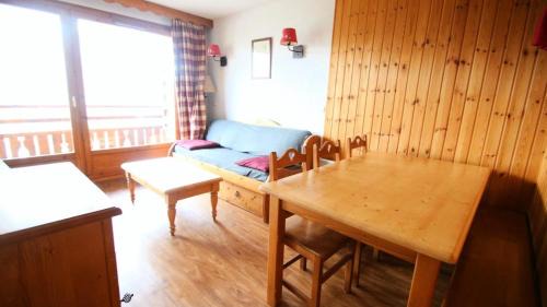 Puy-Saint-Vincent Apartment | Résidence Dame Blanche - DBA210 - APPT 1 CHAMBRE + CABINE - BALCON - 6 PERSONNES - Secteur 1800 MAE-5181