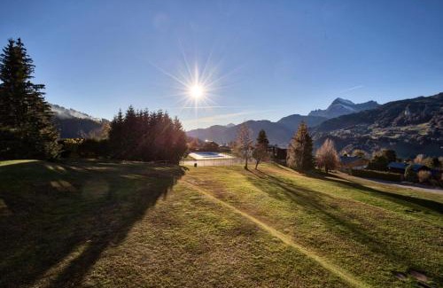 Notre-Dame-de-Bellecombe Apartment | Résidence Les Alpages - Appartement Sud avec vues montagnes, skis aux pieds MAE-2664