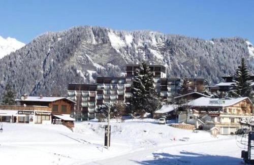 Notre-Dame-de-Bellecombe Apartment | Résidence Les Alpages - Appartement Sud avec vues montagnes, skis aux pieds MAE-2664