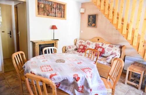 Valloire Apartment | Résidence La Demeurance - 2 pièces cabine + mezzanine 6 personnes exposé ouest MAE-7934