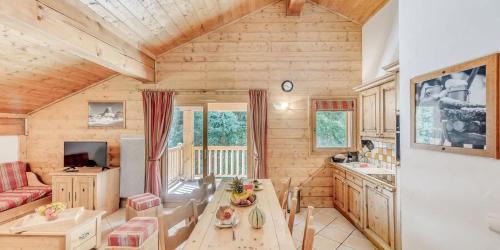 Champagny-en-Vanoise Apartment | Résidence Les Alpages - 3 Pièces pour 8 Personnes MAE-4274