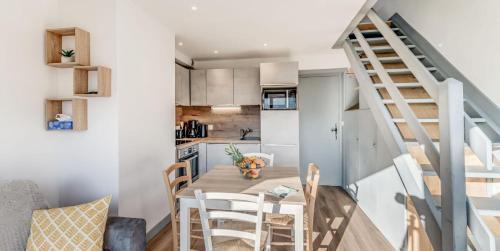 Champagny-en-Vanoise Apartment | Résidence Le Reclaz - 3 Pièces pour 6 Personnes MAE-9524