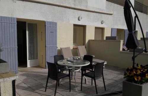Greoux-les-Bains Apartment | Résidence Les Écureuils
