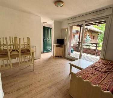 Puy-Saint-Vincent Apartment | Résidence Les Chalets de Puy Saint Vincent - maeva Home - Appartement 2 Pièces 4 Personnes - Confort MAE-6369