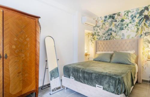 8th Arrondissement Apartment | Résidence Les Goudes, appartements accés direct à la plage, vue mer