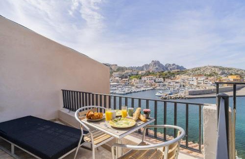 8th Arrondissement Apartment | Résidence Les Goudes, appartements accés direct à la plage, vue mer