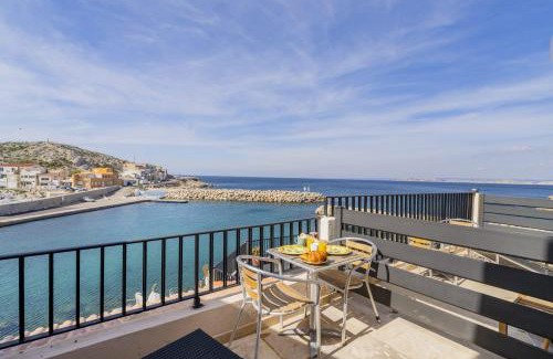 8th Arrondissement Apartment | Résidence Les Goudes, appartements accés direct à la plage, vue mer