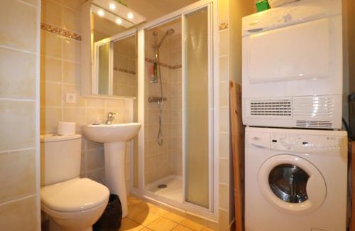 Talloires-Montmin Apartment | Résidence moderne 4* avec terrasses et TV, proche du lac - FR-1-432-7