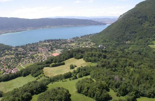 Talloires-Montmin Apartment | Résidence moderne 4* avec terrasses et TV, proche du lac - FR-1-432-7