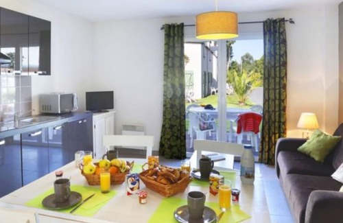 La Guymauviere-La Hulotais-La Bourelais Hotel | Résidence Nemea Le Domaine des Mauriers