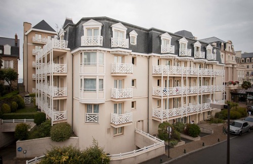 Courtoisville-Sillon-Moka Apartment | Résidence Neptunia