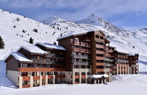 Belle Plagne Apartment | Résidence Themis - Studio chaleureux et tout confort · Ski aux pieds · Vue pistes · Casier à skis MAE-3630