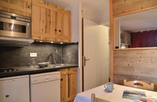 Belle Plagne Apartment | Résidence Themis - Studio chaleureux et tout confort · Ski aux pieds · Vue pistes · Casier à skis MAE-3630