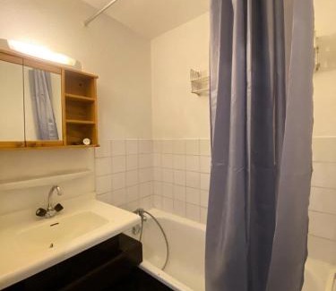 Val-Thorens Apartment | Résidence Vanoise - Studio cabine 4 personnes petit prix, centre station MAE-1394