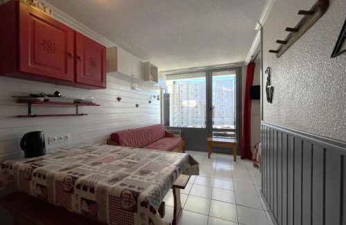 Les Menuires Apartment | Résidence Villaret - Grand studio 4 personnes aux Menuires - accès 3 Vallées MAE-5734
