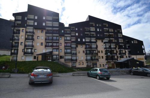 Les Menuires Apartment | Résidence Villaret - Studio cabine 4 personnes avec vue sur les pistes MAE-5014