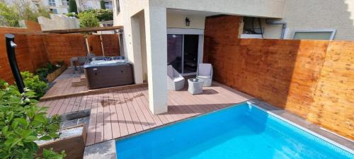 Cassis Apartment | Rêves de vie, suite vue mer, grande piscine privée , spa privatif