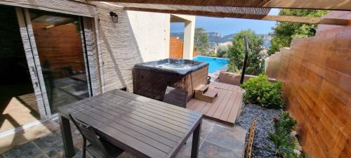 Cassis Apartment | Rêves de vie, suite vue mer, grande piscine privée , spa privatif