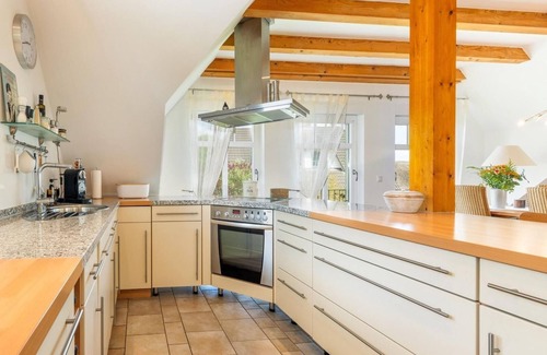 Zudar Apartment | Rügenbrise mit Seeblick - Fewo OG