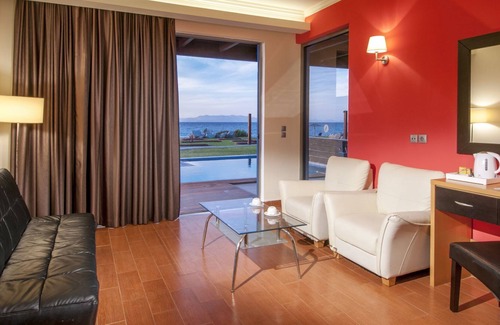 Fanes House | R 1020 Suite with Private Pool All Inclusive Free Cancellation